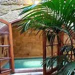 ヴィラ Il Mithna With Indoor Heated Jacuzzi Pool ガルブ