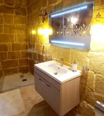 Villa Il Mithna With Indoor Heated Jacuzzi Pool