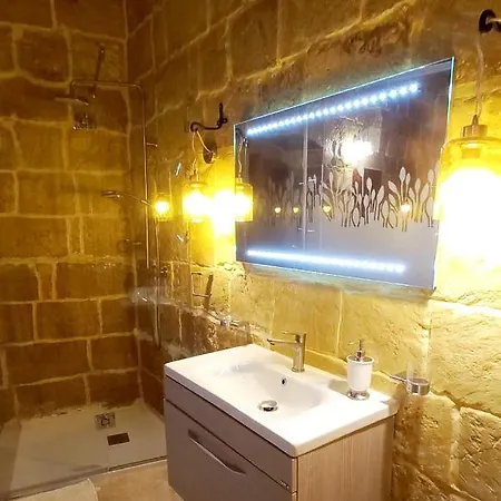 Villa Il Mithna With Indoor Heated Jacuzzi Pool