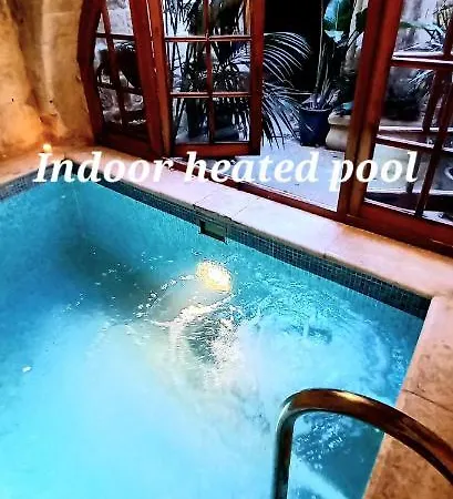 Il Mithna With Indoor Heated Jacuzzi Pool וילה Għarb
