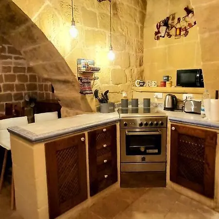 Il Mithna With Indoor Heated Jacuzzi Pool * Għarb