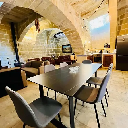 ヴィラ Il Mithna With Indoor Heated Jacuzzi Pool ガルブ