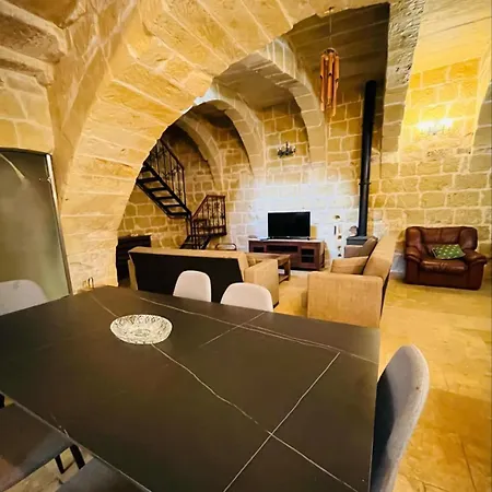 Il Mithna With Indoor Heated Jacuzzi Pool Villa Għarb