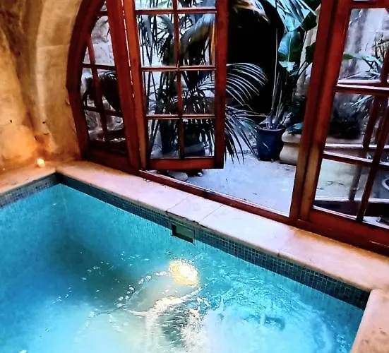 Il Mithna With Indoor Heated Jacuzzi Pool فيلة *