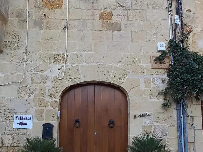 Il Mithna With Indoor Heated Jacuzzi Pool فيلة *