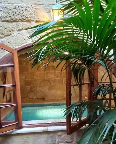 فيلة Il Mithna With Indoor Heated Jacuzzi Pool Għarb