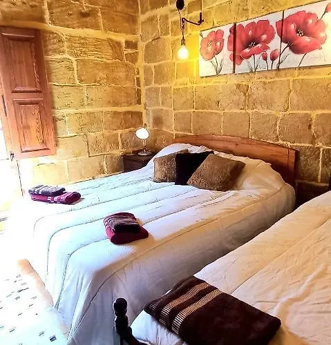 Il Mithna With Indoor Heated Jacuzzi Pool فيلة Għarb