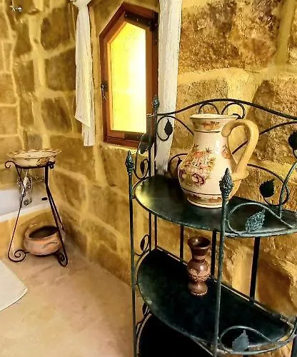 Il Mithna With Indoor Heated Jacuzzi Pool * Għarb