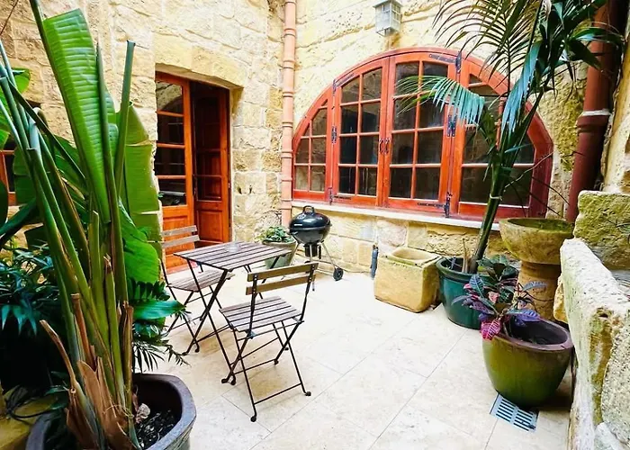 Il Mithna With Indoor Heated Jacuzzi Pool 가르브